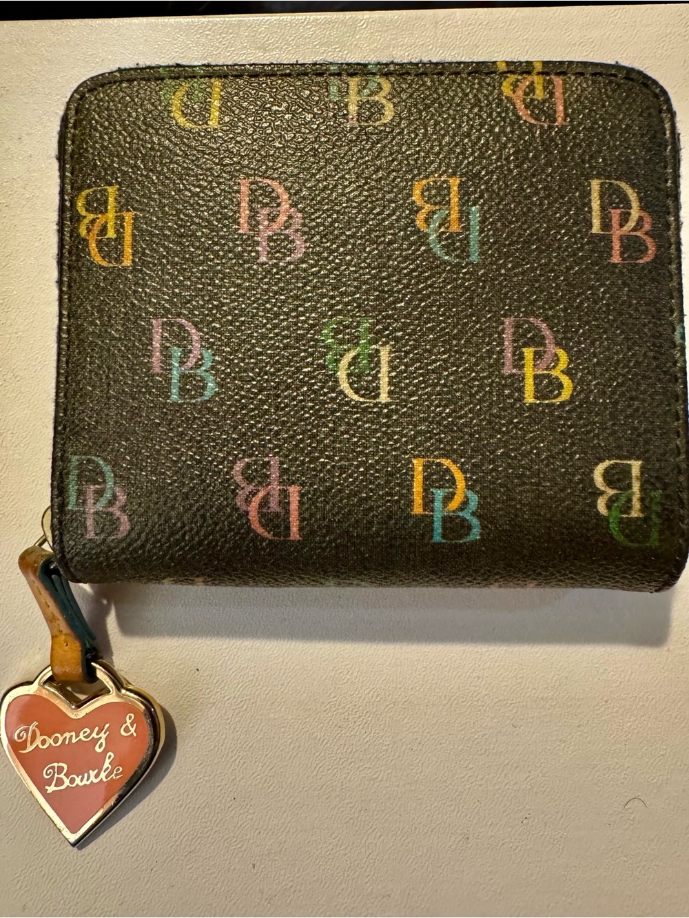 NWOT Dooney & Bourke Rainbow Signature Logo Zip-Around Wallet & Heart Charm